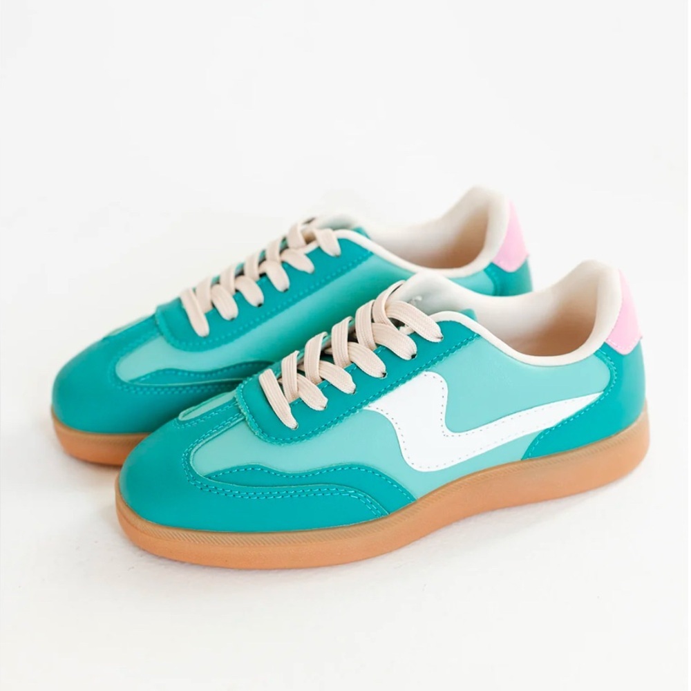 Brand NEW La Shiloh Women’s Stylish Teal and White Sneakers - Picture 2 of 8